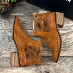 NIB Cole Haan Val Bootie Pointed Toe Ankle Boots British Tan Suede 8B 38.5